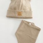 Kepurės ir kaklaskarės komplektas