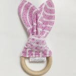 Kramtukas “Ausytės” Rausvas piešinukas ant balto fono